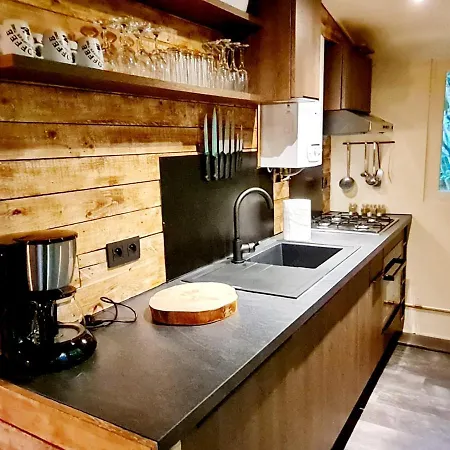 Les Jardins De 샬레 *